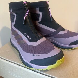 Adidas Terrex GORE-TEX Purple and Black Boots